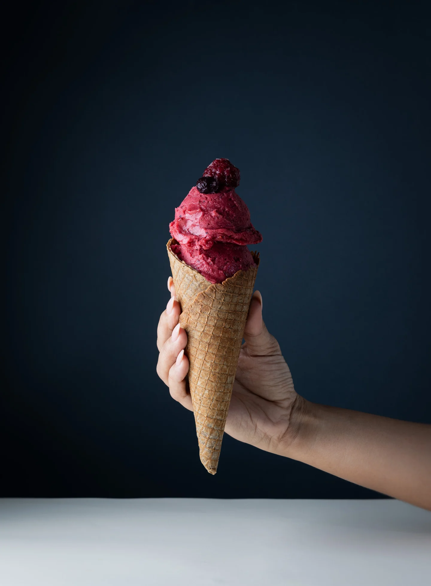 Cono de sorbet de frutos del bosque de la línea Zero Azúcar de HeladoDude